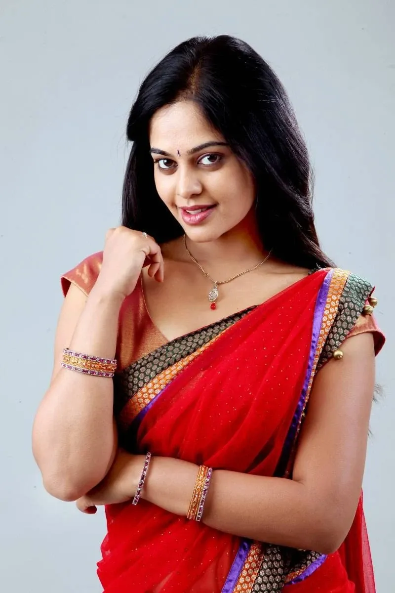 Indian Girl Bindu Madhavi Images In Red Saree